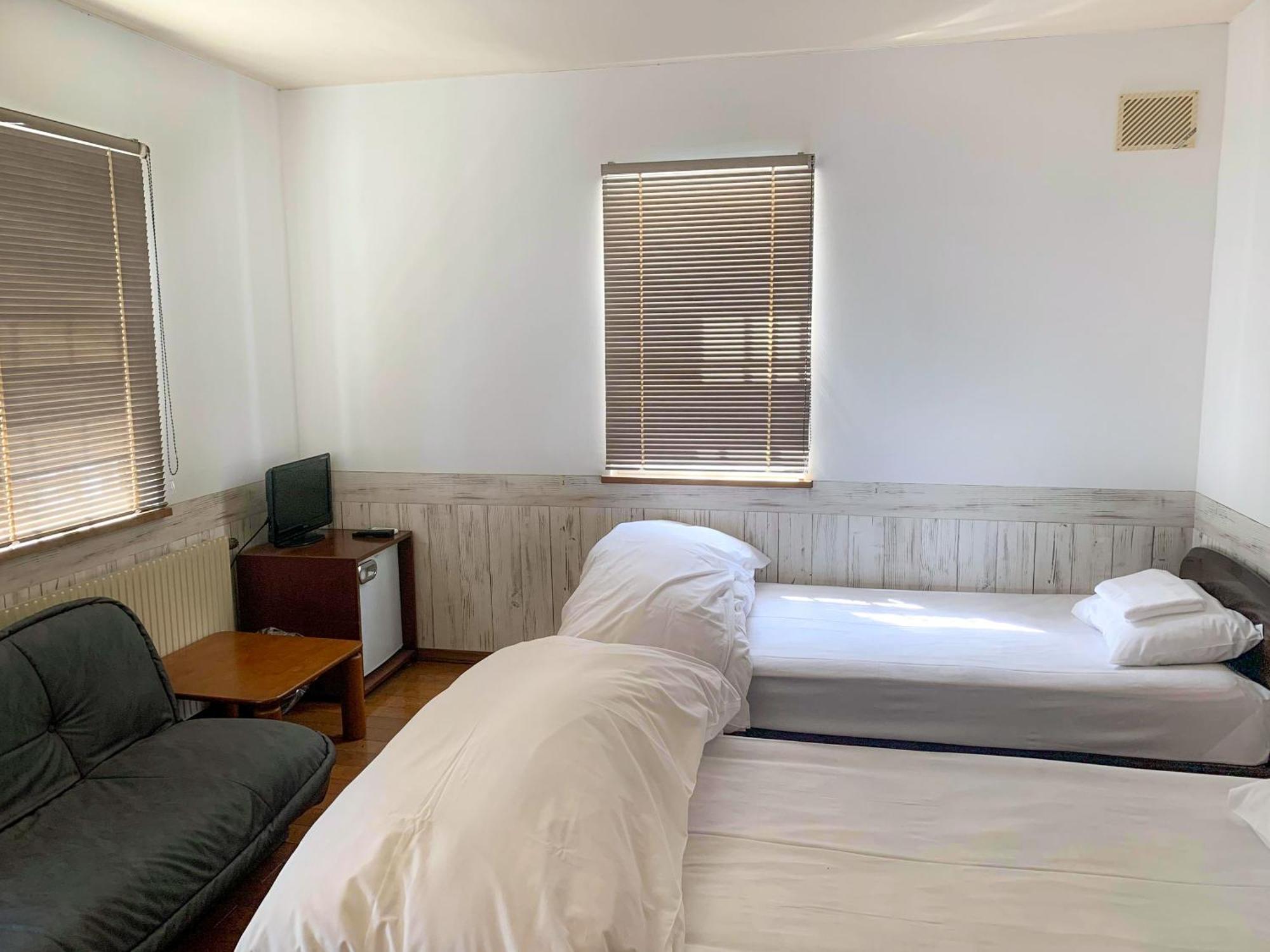 Chalet Banff - 6 Bedroom 6 Bathroom Ski Lodge Niseko Chambre photo